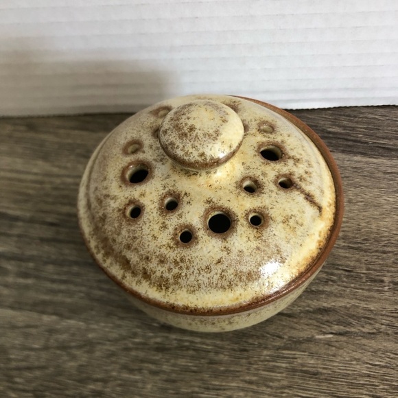 Handmade Pottery Garlic Keeper - Picture 7 of 13